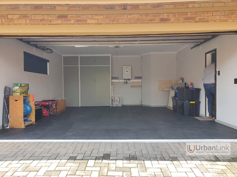 3 Bedroom Property for Sale in Safari Gardens North West